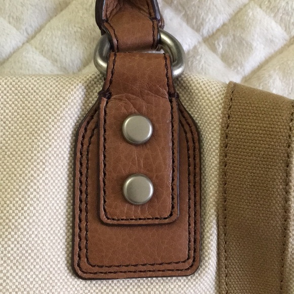 FOSSIL Purse - Picture 4 of 16